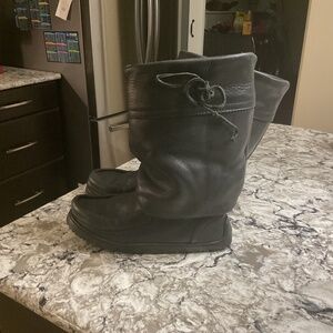 Black Manitobah Muklucks